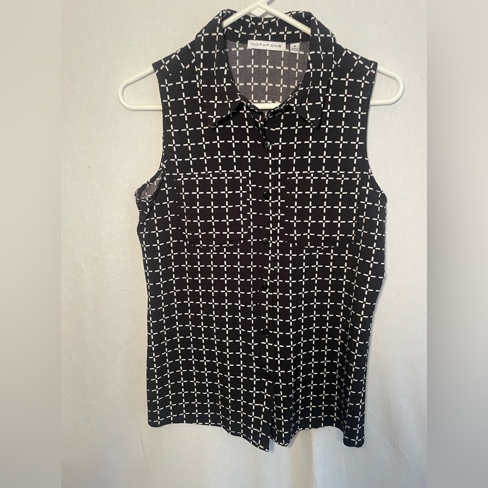 Notations Black and White Sleeveless Button Down Shirt